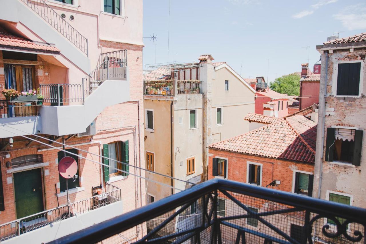Ca Giardini Apartments In Biennale By Bricola Apartments Venesia Bagian luar foto