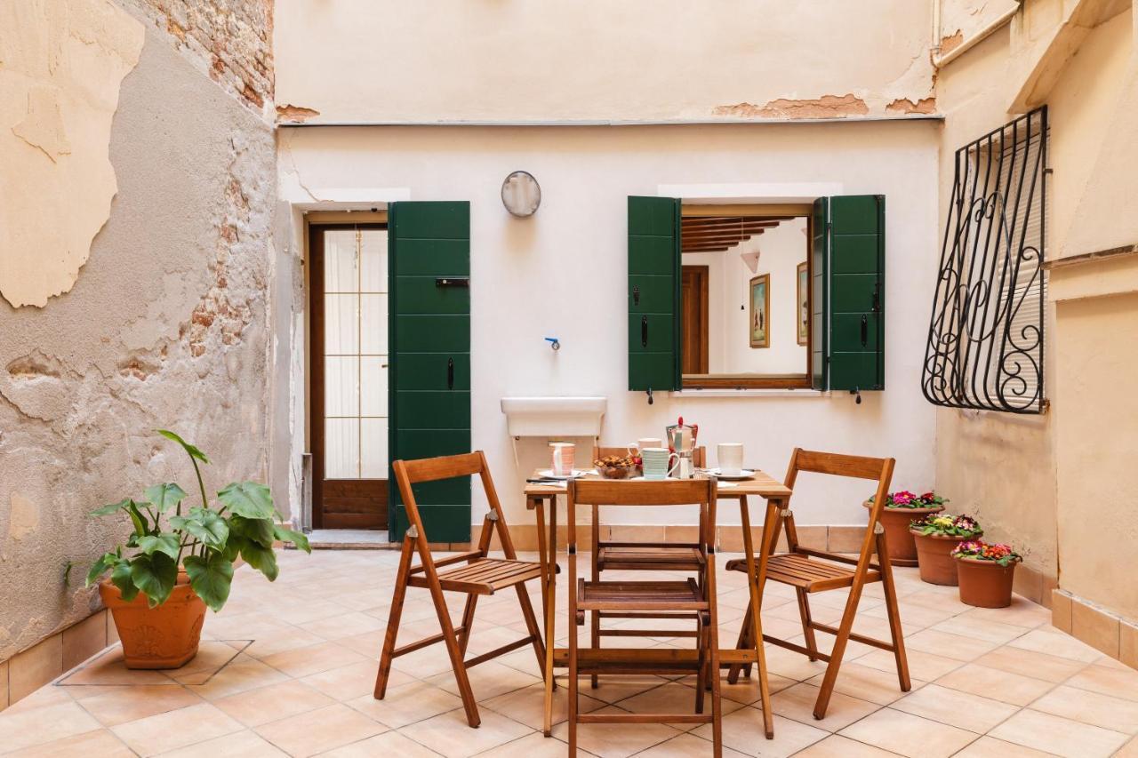 Ca Giardini Apartments In Biennale By Bricola Apartments Venesia Bagian luar foto
