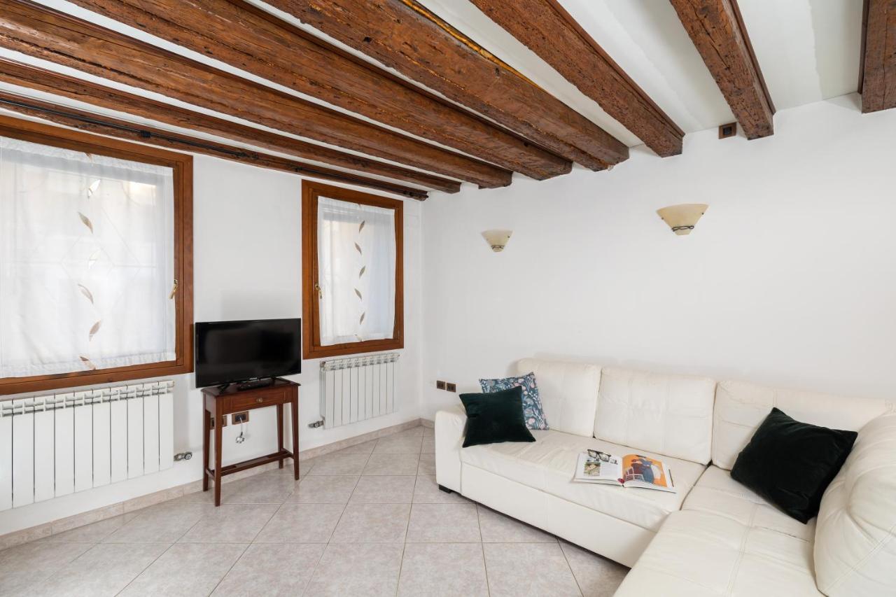 Ca Giardini Apartments In Biennale By Bricola Apartments Venesia Bagian luar foto